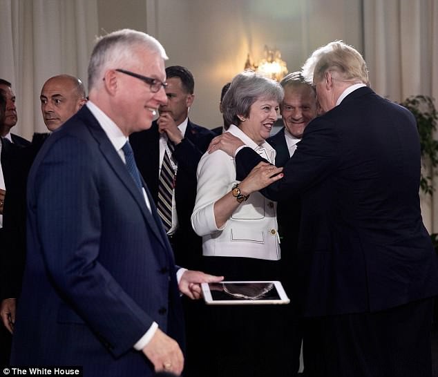  Tổng thống Trump tiết lộ sự thật đằng sau bức ảnh cô lập ông tại G7 - Ảnh 3.