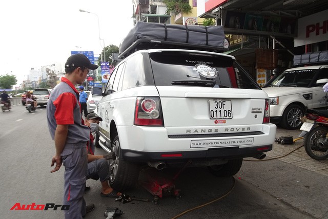 Bộ 3 Range Rover Sport Supercharged của ông chủ Trung Nguyên được chăm sóc trước hành trình siêu xe đình đám - Ảnh 1.