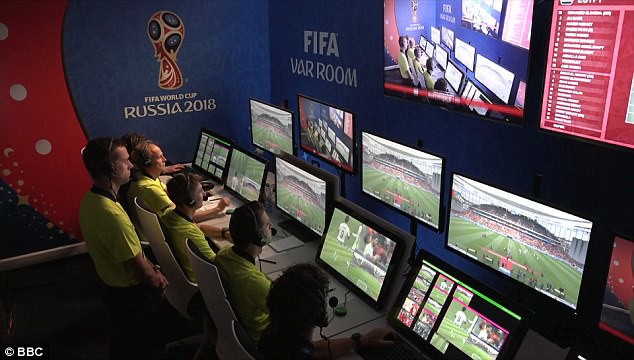 4 trường hợp cho thấy công nghệ VAR có thể thay đổi lịch sử World Cup nếu ra đời sớm hơn - Ảnh 1.