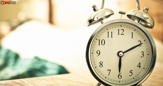 Dậy sớm - kỷ luật tự giác khó khăn nhất:  Kiên trì dậy sớm 5 phút, bạn mới ĐỦ khả năng điều khiển cuộc đời mình - Ảnh 1.