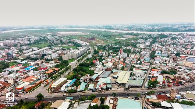  Ngổn ngang dự án khu đô thị 2 tỷ đô ven bờ sông đẹp nhất Sài Gòn sau gần 10 năm đầu tư  - Ảnh 7.