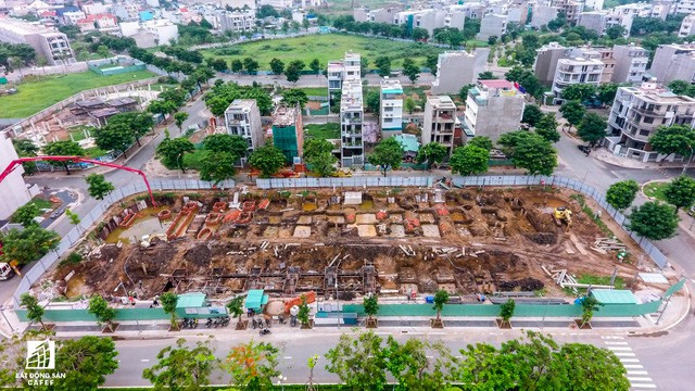  Ngổn ngang dự án khu đô thị 2 tỷ đô ven bờ sông đẹp nhất Sài Gòn sau gần 10 năm đầu tư  - Ảnh 9.