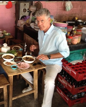 Những hình ảnh đáng nhớ của đầu bếp Anthony Bourdain trong hành trình khám phá ẩm thực Việt Nam - Ảnh 5.