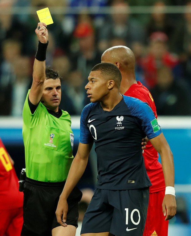 đầu tư giá trị - Sau màn lăn lộn ăn vạ như Neymar, sao trẻ Mbappe lại bị chỉ trích vì thói câu giờ chọc tức đối thủ - photo đầu tư giá trị - photo 6 1531271653132822887360 - Sau màn lăn lộn ăn vạ như Neymar, sao trẻ Mbappe lại bị chỉ trích vì thói câu giờ chọc tức đối thủ