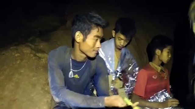 Muốn trở thành nhà lãnh đạo giỏi, hãy học cách huấn luyện viên người Thái dẫn dắt đội bóng vượt qua thảm họa - Ảnh 2. Muốn trở thành nhà lãnh đạo giỏi, hãy học cách huấn luyện viên người Thái dẫn dắt đội bóng vượt qua thảm họa - Ảnh 2.