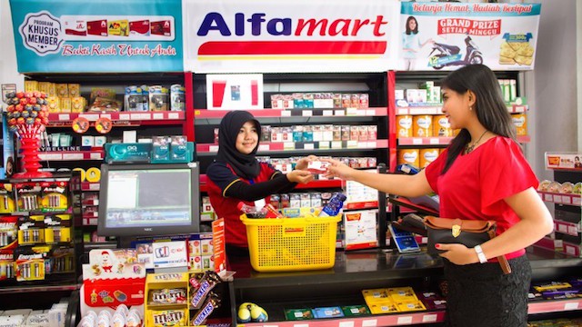 Alfamart - “thần tượng” của Bách Hóa Xanh: Vượt mặt chợ và tạp hóa, đá văng 7-Eleven khỏi sân nhà, tham vọng phủ khắp Đông Nam Á - Ảnh 3.