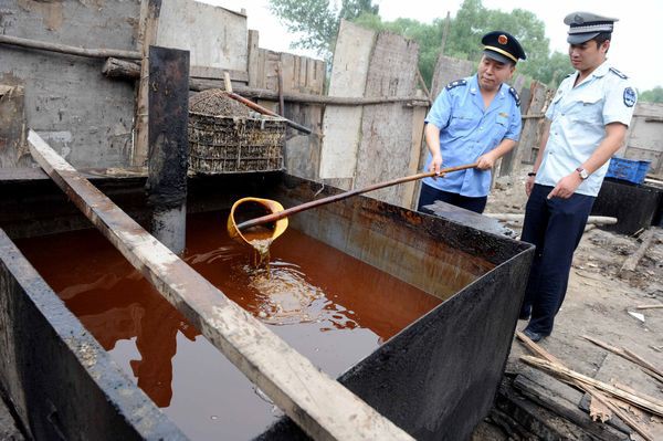Made in China: Khi người Trung Quốc cũng chẳng tin vào sản phẩm nước nhà - Ảnh 1.