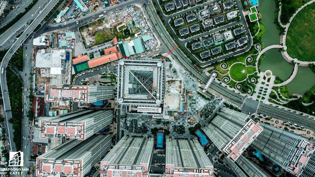  Cận cảnh tòa nhà cao nhất Việt Nam chuẩn bị khai trương trung tâm thương mại Vincom Center Landmark 81  - Ảnh 2.