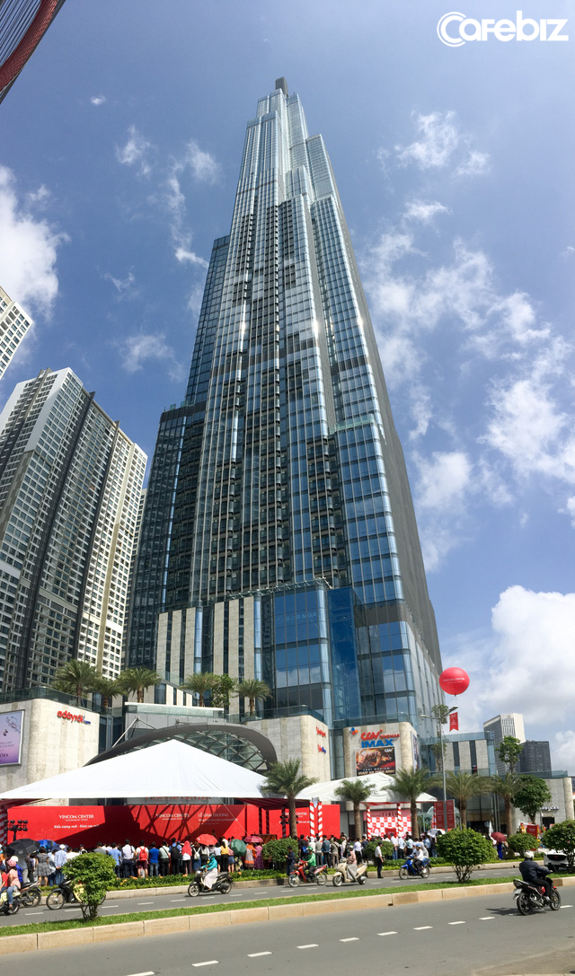 Uniqlo Vincom Center Landmark 81  Vincom