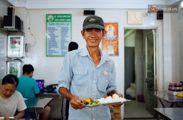  Giàu như anh bán chuối chiên Sài Gòn: Mở quán cơm 5k cho người thu nhập chưa cao, 5 năm đắt hàng  - Ảnh 15.