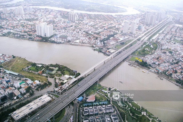  Chùm ảnh: Đứng ở tầng cao nhất Landmark 81, nhìn toàn cảnh Sài Gòn đẹp và bình yên đến thế!  - Ảnh 6.