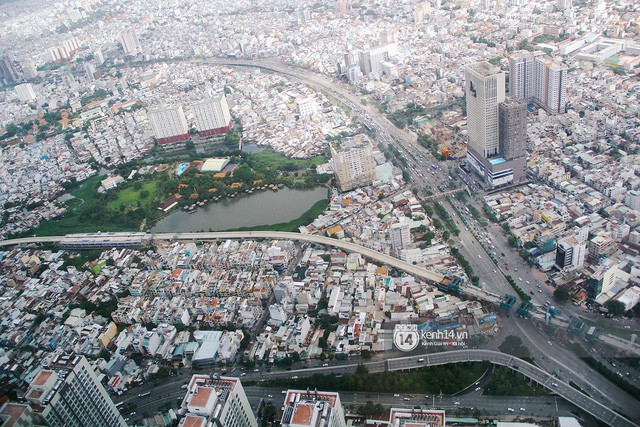  Chùm ảnh: Đứng ở tầng cao nhất Landmark 81, nhìn toàn cảnh Sài Gòn đẹp và bình yên đến thế!  - Ảnh 8.