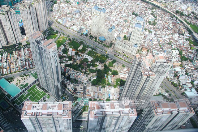  Chùm ảnh: Đứng ở tầng cao nhất Landmark 81, nhìn toàn cảnh Sài Gòn đẹp và bình yên đến thế!  - Ảnh 10.