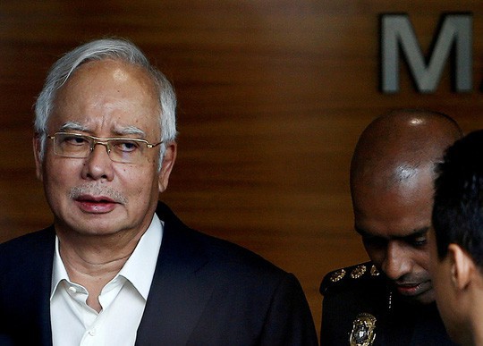 Cựu Thủ tướng Malaysia Najib Razak bị bắt - Ảnh 3.
