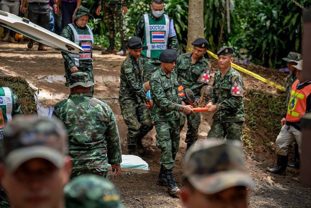  Các hình ảnh cho thấy quy mô và độ phức tạp của nỗ lực giải cứu các cậu bé Thái Lan bị mắc kẹt  - Ảnh 27.