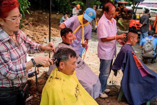  Các hình ảnh cho thấy quy mô và độ phức tạp của nỗ lực giải cứu các cậu bé Thái Lan bị mắc kẹt  - Ảnh 8.