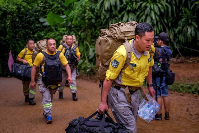  Các hình ảnh cho thấy quy mô và độ phức tạp của nỗ lực giải cứu các cậu bé Thái Lan bị mắc kẹt  - Ảnh 9.
