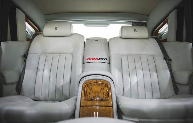 Soi chi tiết Rolls-Royce của Khải Silk đang rao bán 9 tỷ đồng - Ảnh 19. Soi chi tiết Rolls-Royce của Khải Silk đang rao bán 9 tỷ đồng - Ảnh 19.