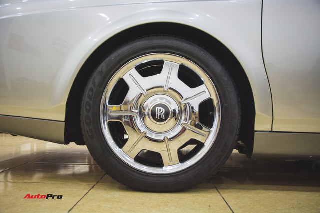 Soi chi tiết Rolls-Royce của Khải Silk đang rao bán 9 tỷ đồng - Ảnh 6. Soi chi tiết Rolls-Royce của Khải Silk đang rao bán 9 tỷ đồng - Ảnh 6.