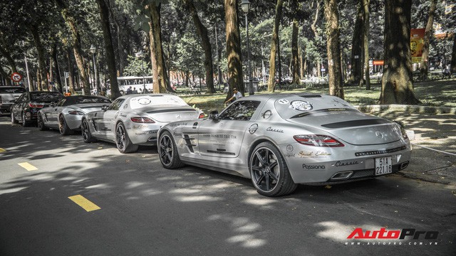  Sau hành trình xuyên Việt, bộ 3 siêu xe Mercedes-Benz SLS AMG đặc biệt của ông chủ cà phê Trung Nguyên lại tham gia minishow tại Sài Gòn  - Ảnh 2.