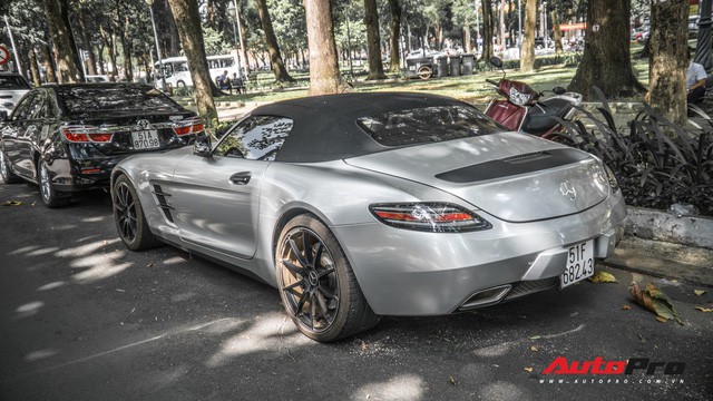  Sau hành trình xuyên Việt, bộ 3 siêu xe Mercedes-Benz SLS AMG đặc biệt của ông chủ cà phê Trung Nguyên lại tham gia minishow tại Sài Gòn - Ảnh 5.