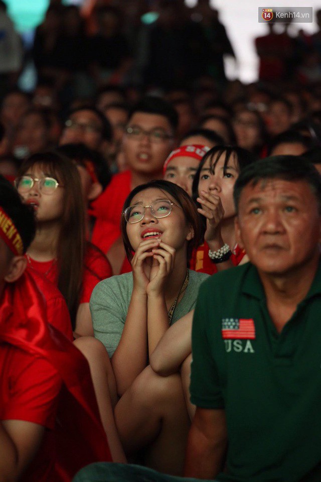  CĐV bần thần trước thất bại của Olympic Việt Nam, nhưng vẫn tự hào vì những gì các cầu thủ đã làm được  - Ảnh 24.