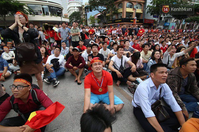  CĐV bần thần trước thất bại của Olympic Việt Nam, nhưng vẫn tự hào vì những gì các cầu thủ đã làm được  - Ảnh 67.