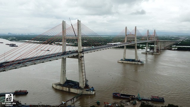  Một ngày trước khi thông xe, nhìn toàn cảnh cao tốc Hạ Long - Hải Phòng và cầu Bạch Đằng gần 15 nghìn tỷ từ trên cao  - Ảnh 11.