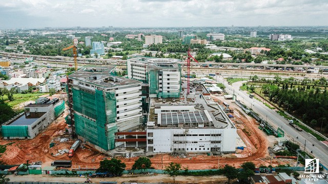  Cận cảnh tiến độ xây dựng dự án bệnh viện 5.800 tỷ đồng, hiện đại bậc nhất đang xây dựng tại khu Đông (Tp.HCM)  - Ảnh 4.
