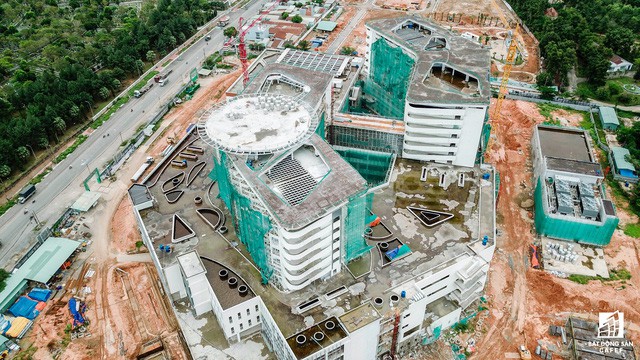  Cận cảnh tiến độ xây dựng dự án bệnh viện 5.800 tỷ đồng, hiện đại bậc nhất đang xây dựng tại khu Đông (Tp.HCM)  - Ảnh 6.