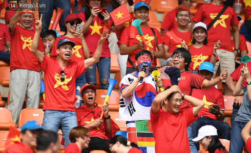 Thua tiếc nuối UAE sau loạt sút penalty, Olympic Việt Nam ngẩng cao đầu chia tay kỳ ASIAD 2018 lịch sử - Ảnh 15. Thua tiếc nuối UAE sau loạt sút penalty, Olympic Việt Nam ngẩng cao đầu chia tay kỳ ASIAD 2018 lịch sử - Ảnh 15.
