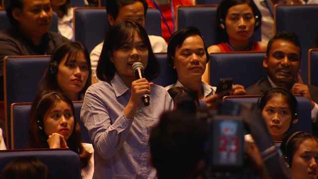 Câu hỏi của bạn trẻ Việt Nam cho Google khiến Bộ trưởng Malaysia bật cười tán thưởng - Ảnh 3.