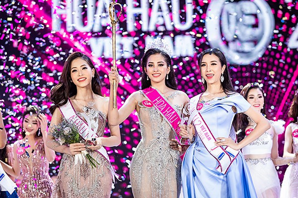 Thầy giáo chính thức lên tiếng về môn Văn dưới 5 điểm của tân Hoa hậu Trần Tiểu Vy - Ảnh 1.