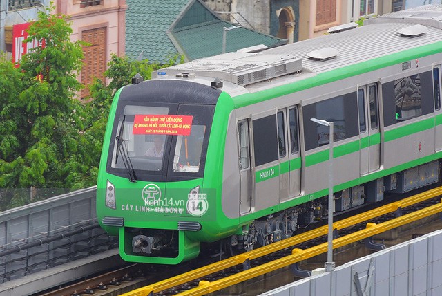  Ảnh: 4 đoàn tàu đường sắt trên cao bất ngờ di chuyển trong mưa trước ngày chạy thử  - Ảnh 6.