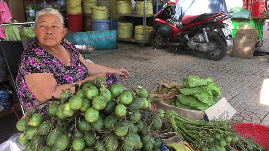 Độc đáo chợ trầu cau giữa lòng Sài Gòn - Ảnh 3.