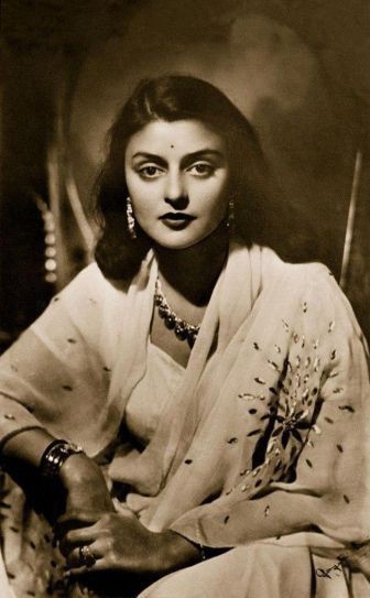  Gayatri Devi: Hoàng hậu xinh đẹp nhất Ấn Độ và cuộc đời lẫy lừng ghi dấu vào kỷ lục thế giới, đến Tổng thống Mỹ cũng nghiêng mình nể phục  - Ảnh 1.