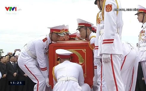  Chủ tịch nước Trần Đại Quang trở về đất mẹ  - Ảnh 17.