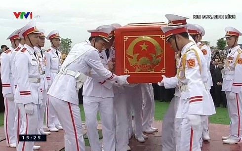  Chủ tịch nước Trần Đại Quang trở về đất mẹ  - Ảnh 18.