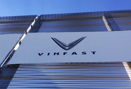  Lộ hình ảnh đầu tiên của VinFast tại Paris Motor Show - Ảnh 2.