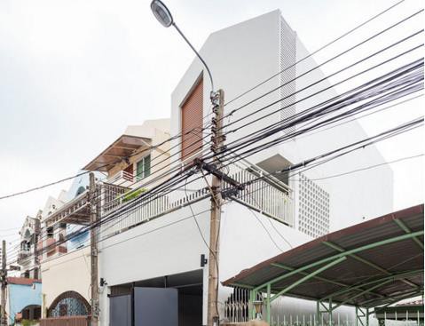 Ngôi nhà tràn ngập cây xanh của vợ chồng trẻ gây sốt trên báo Mỹ - Ảnh 2. Ngôi nhà tràn ngập cây xanh của vợ chồng trẻ gây sốt trên báo Mỹ - Ảnh 2.