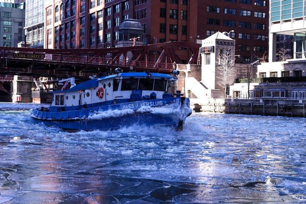 Câu chuyện 2 bán cầu: sông Chicago, Mỹ đóng băng dưới cái lạnh -50 độ C, Sydney nắng nóng kỷ lục 47 độ C, cao nhất 79 năm qua - Ảnh 2.