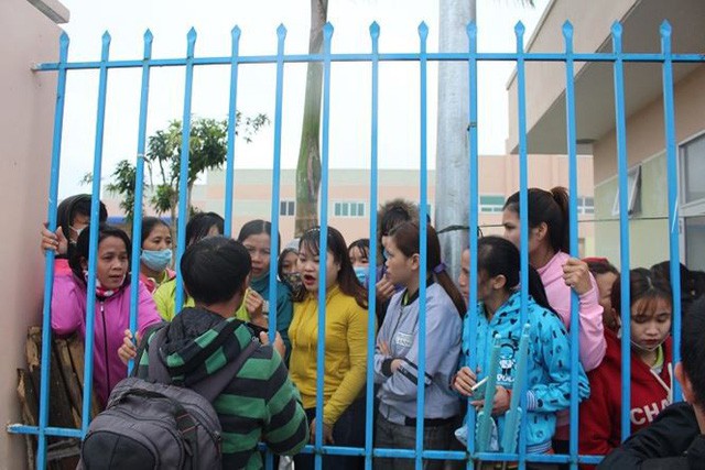 Bức xúc chuyện thưởng Tết, hàng nghìn công nhân nghỉ việc - Ảnh 1. Bức xúc chuyện thưởng Tết, hàng nghìn công nhân nghỉ việc - Ảnh 1.