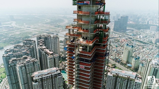  Cận cảnh tòa tháp cao nhất Việt Nam Landmark 81 chuẩn bị cất nóc  - Ảnh 1.