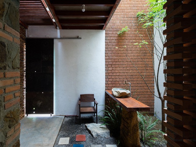 Ngôi nhà ở Lâm Đồng gây sốt với thiết kế đẹp như “hang động trên mặt đất”  - Ảnh 11.