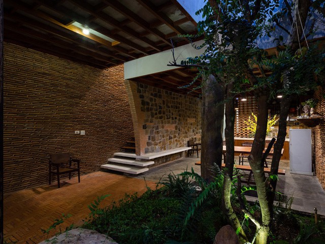 Ngôi nhà ở Lâm Đồng gây sốt với thiết kế đẹp như “hang động trên mặt đất”  - Ảnh 9.