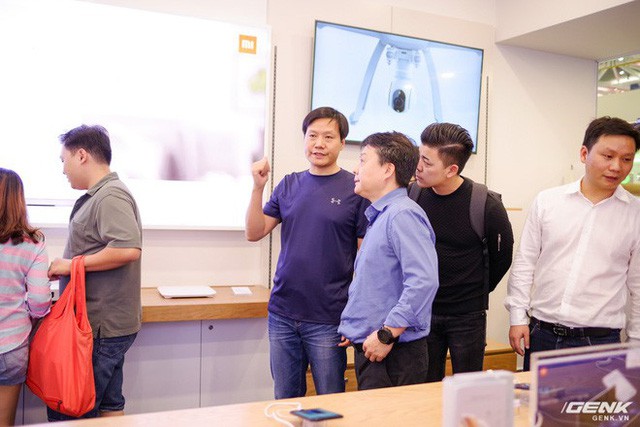 CEO Xiaomi Lei Jun: Chúng tôi bán sản phẩm cùng tính năng nhưng giá bằng một nửa đối thủ và kỳ vọng trở thành số 1 tại Việt Nam - Ảnh 2.