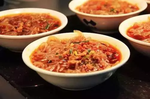 Dưa hấu xào chuối, da ếch... những món ăn kinh dị nhất ở canteen các trường ĐH Trung Quốc khiến sinh viên khiếp đảm - Ảnh 4.