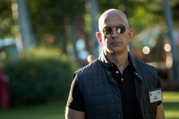 Bữa sáng kỳ lạ của người giàu nhất thế giới Jeff Bezos - Ảnh 2.