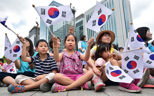 Vì sao học sinh Hàn Quốc sẵn sàng chi ra  6-20 triệu đồng mua áo khoác trong khi gia đình nghèo, túng thiếu? - Ảnh 2.