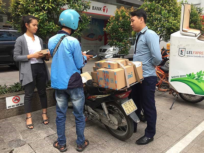 amazon nhảy vào việt nam - Gã khổng lồ Amazon nhảy vào Việt Nam: Ai hưởng lợi? - photo amazon nhảy vào việt nam - photo 1 15476932612291917140954 - Gã khổng lồ Amazon nhảy vào Việt Nam: Ai hưởng lợi?